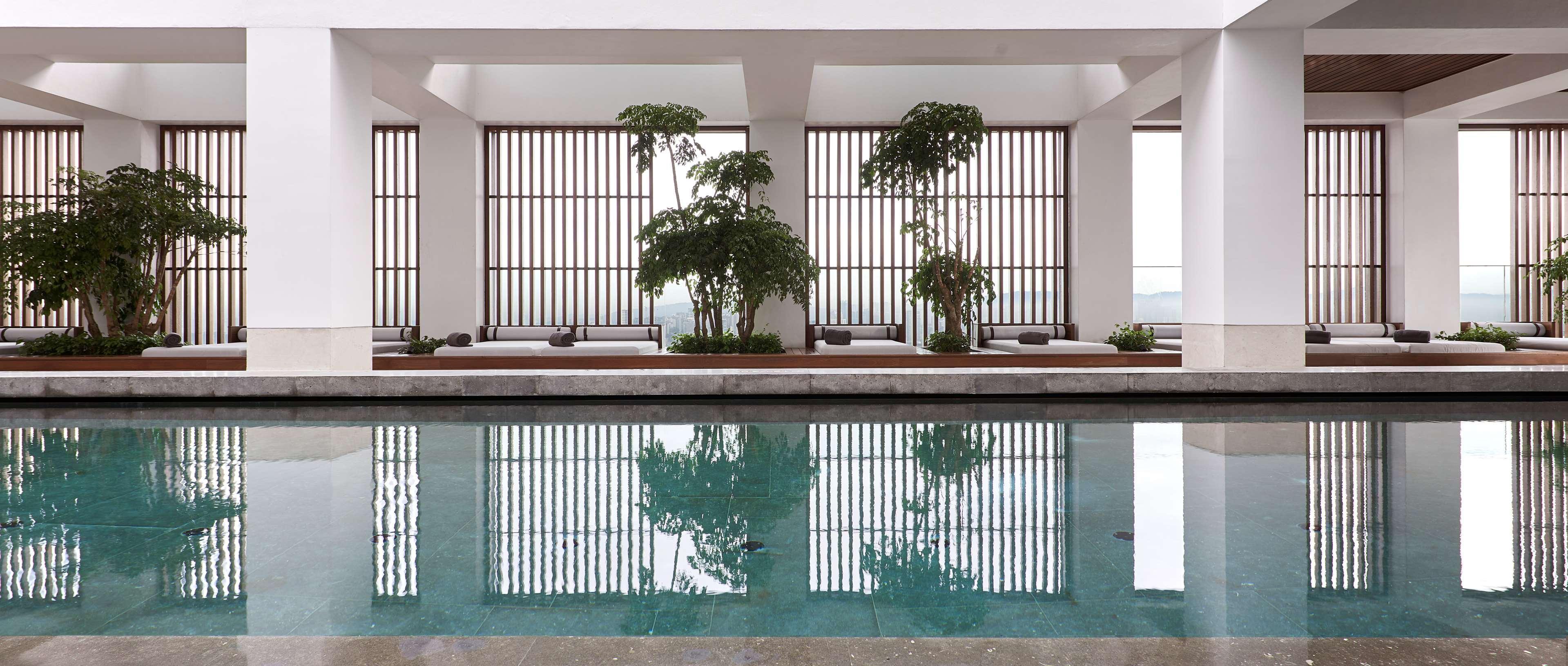 Alila Bangsar Kuala Lumpur Hotel Kültér fotó The pool at the spa