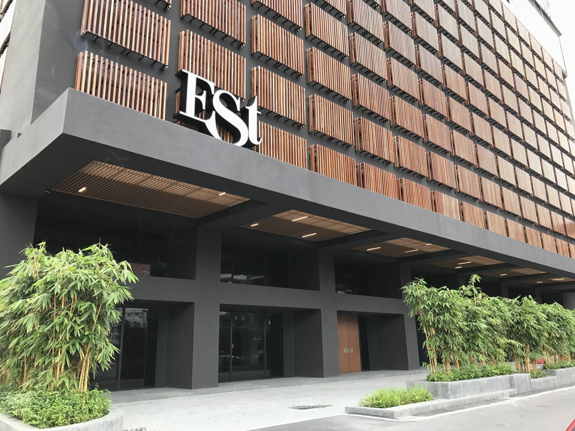 Alila Bangsar Kuala Lumpur Hotel Kültér fotó The Est building